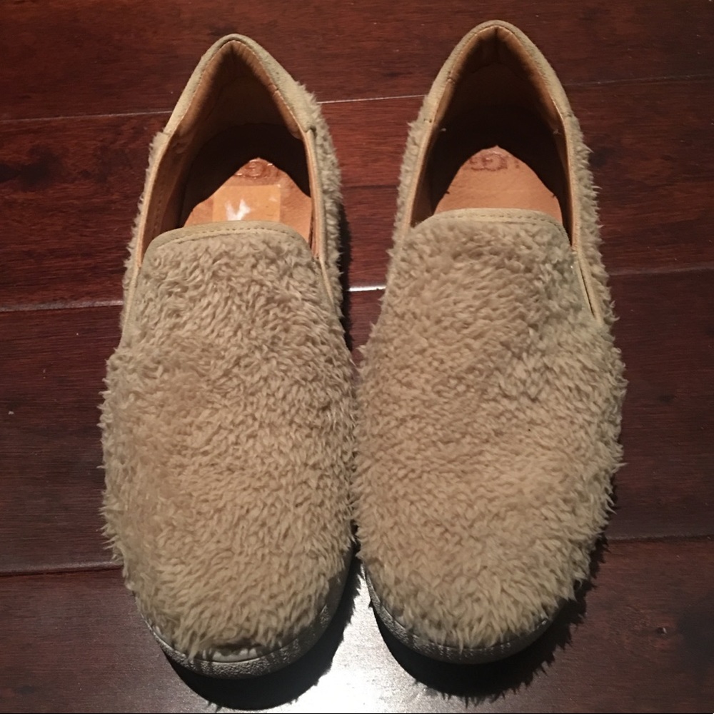 Authentic UGG faux sheepskin slip on sneakers - Picture 4 of 8